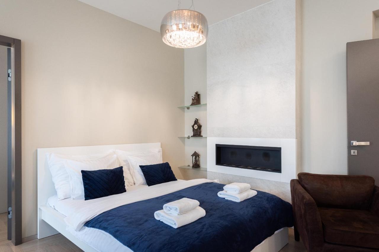 New Luxury Apt With Ac&Parking In The Center Of Prague Apartment Exterior photo